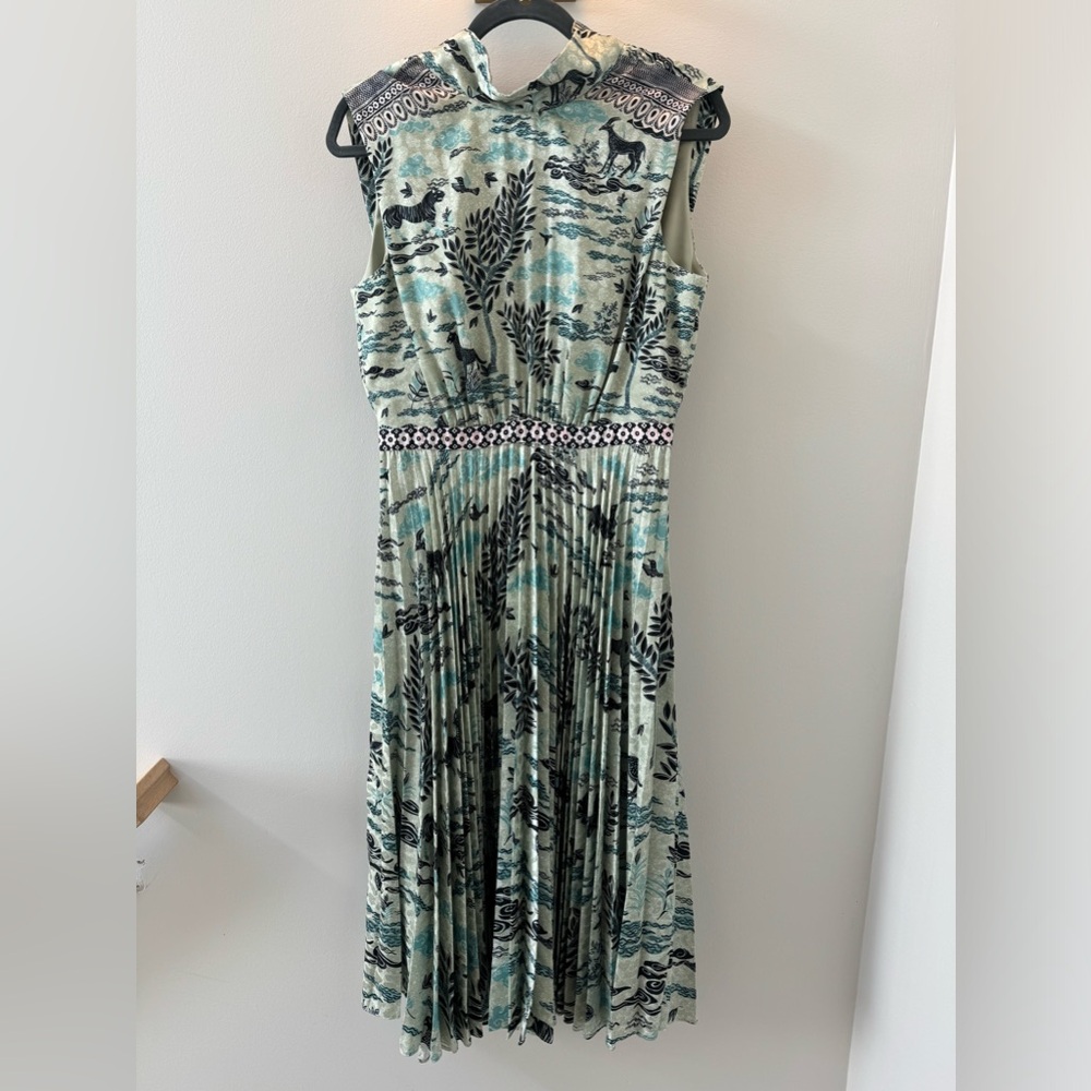 Saloni green silk “Fleur” dress with cheetah, tiger print US size 8